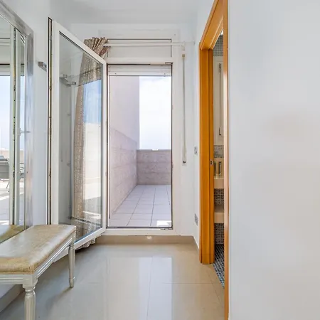 Apart-rent Penthouse Port Grec 0160 * Empuriabrava